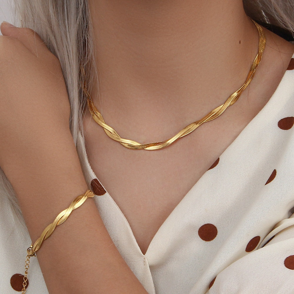 Braided 18K Gold Plated Set (Necklace + Free Bracelet) - Femerald