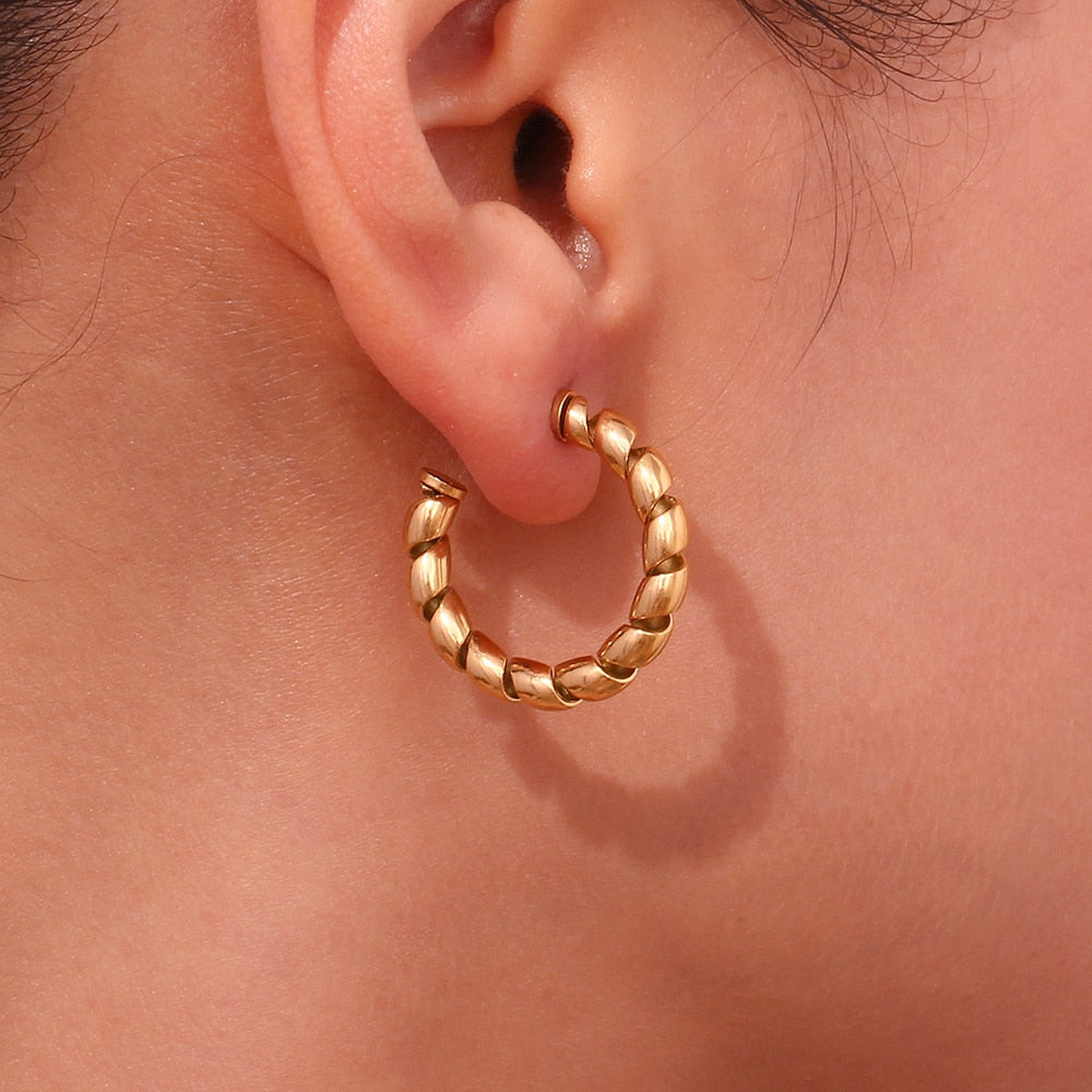 Twisted Colossus 18K Golden Plated Earring - Femerald