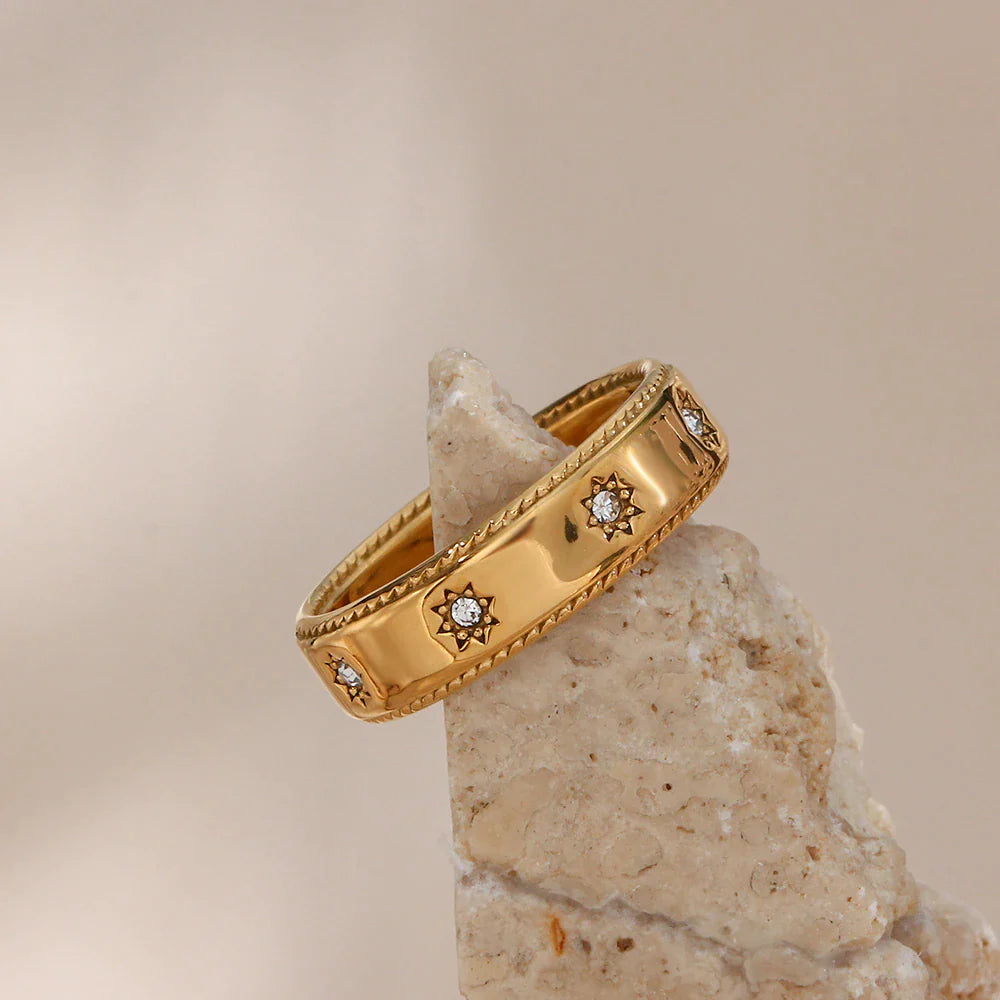 Zircon Star 18k Gold Plated Ring - Femerald
