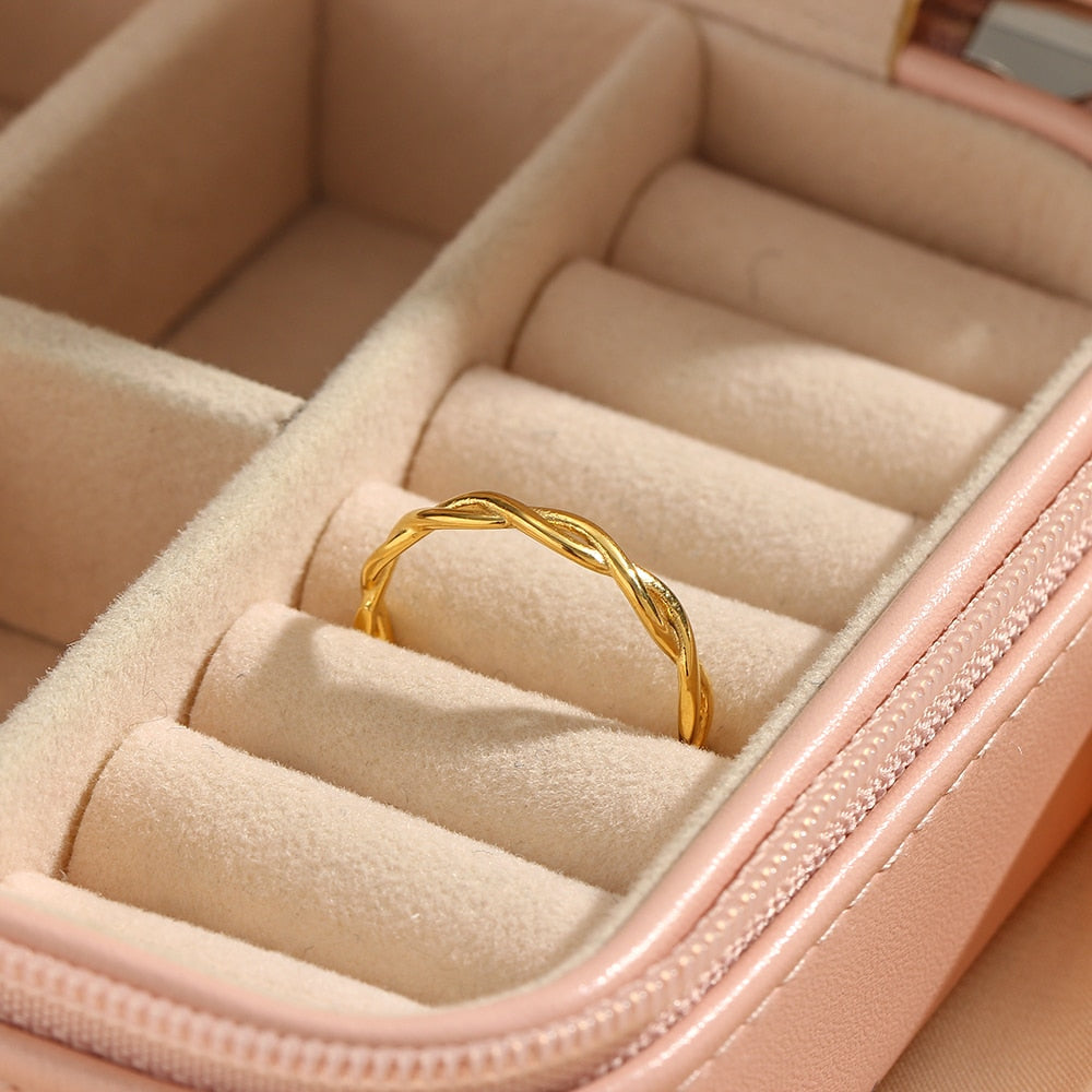 Braided Wonder 18K Gold Plated Ring - Femerald